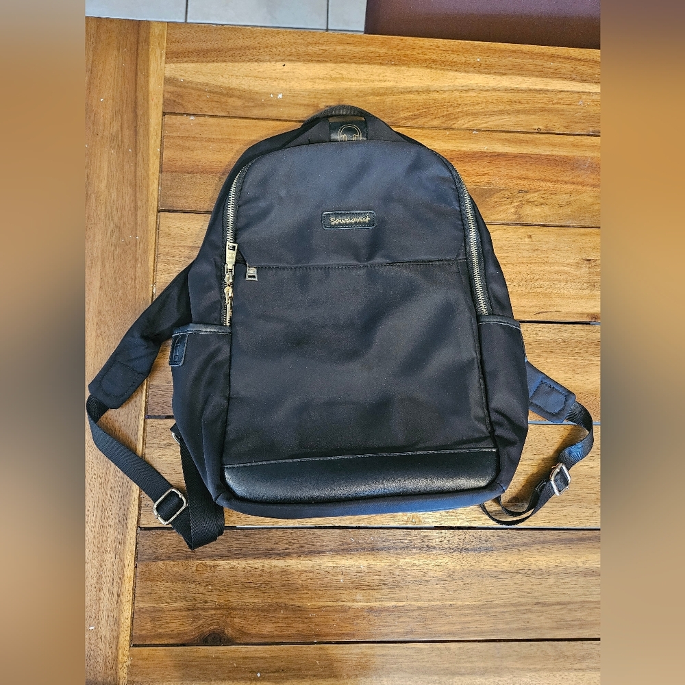 Sowaovut Black Laptop Backpack w/ USB Charging Port WaterResistant Unisex Travel